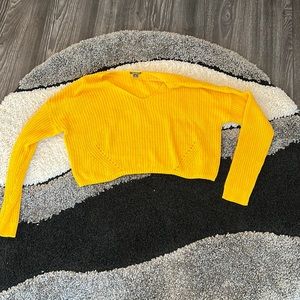 Yellow medium cropped sweater